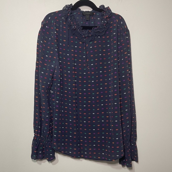 J.Crew Women’s Navy Silk Ruffle Blouse Lips kisses Print preppy Long Sleeve US 6 - Picture 3 of 10